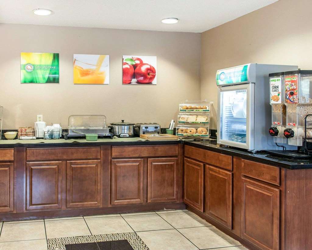 Quality Inn Bloomington Near University Restaurant bilde